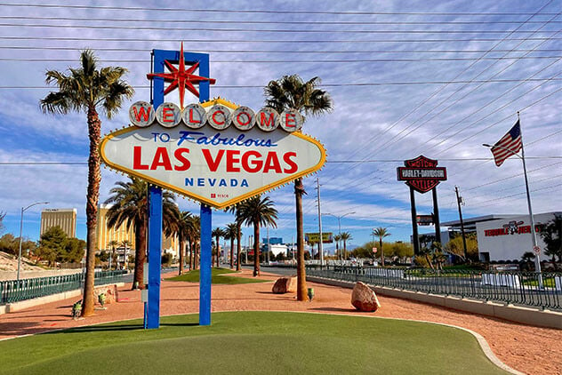 Riverside to Las Vegas Bus - Tickets from $25