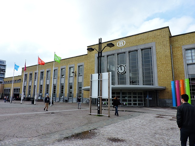 Sint-Michiels Station West -{"city":"Bruges","country":"BE","postal":"8200","state":"VWV","street1":"Sint-Michiels Station West - Rijselstraat-Spoorwegstraat (Kiss&Ride Zone)"} - BEBRGDEFLX-0