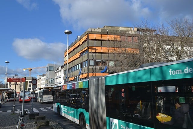 Joseph-Beuys-Allee -{"city":"Bonn","country":"DE","postal":"53113","state":"NW","street1":"Joseph-Beuys-Allee"} - DEBNNDEFLX-0