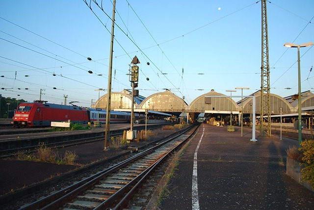 Hinterm Hauptbahnhof -{"city":"Karlsruhe","country":"DE","postal":"76137","state":"BW","street1":"Hinterm Hauptbahnhof"} - DEKREDEFLX-0